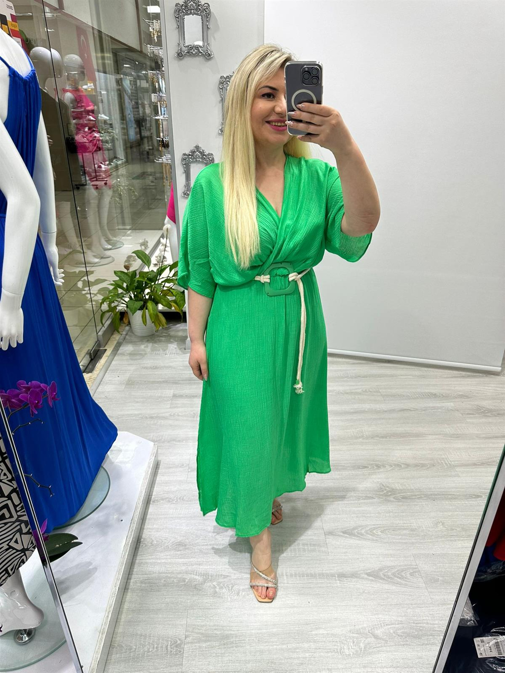 Yeşil Kemerli Elbise 