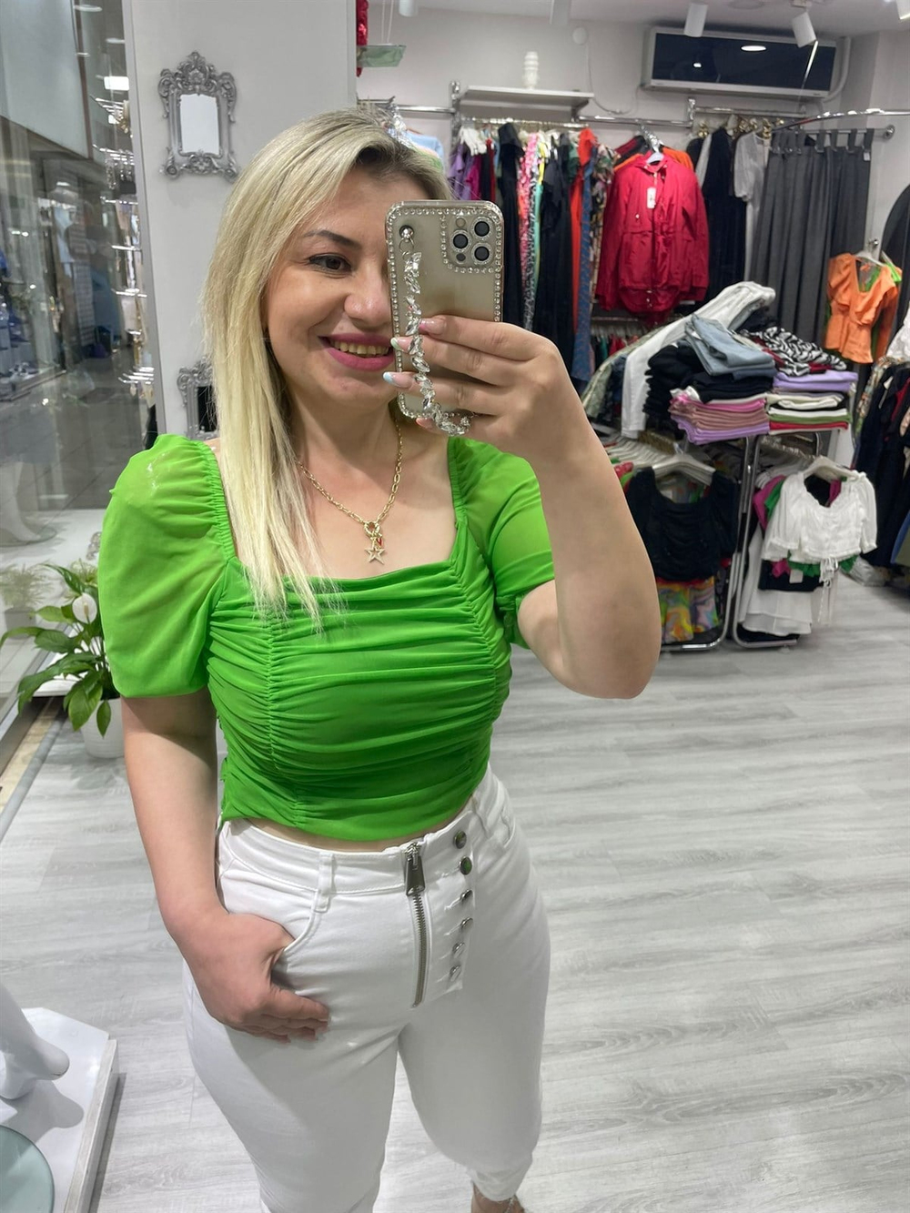 Yeşil Tül Drapeli Kısa Kollu Bluz 