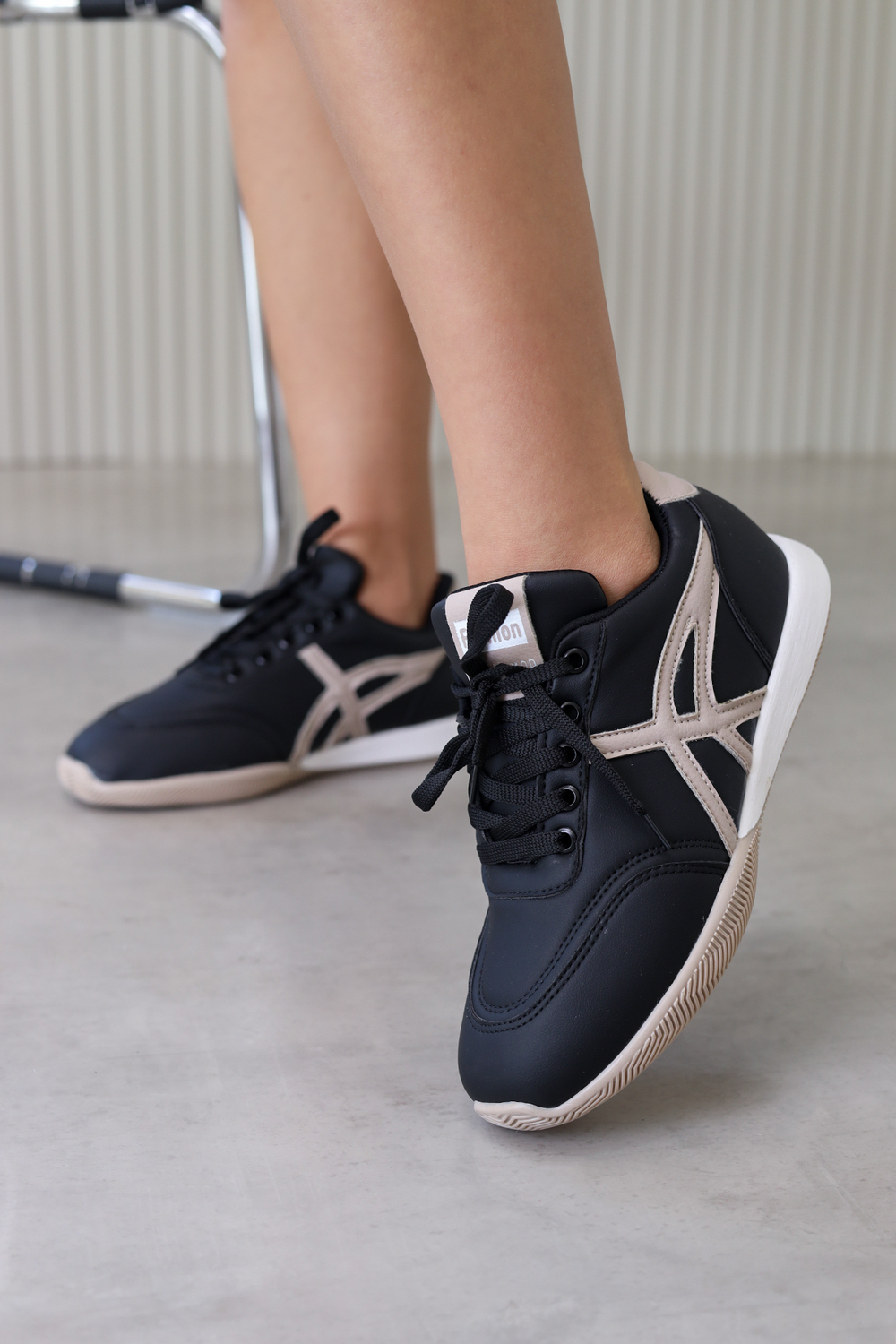 dv156 model 2 cm tabanlı yeni sezon spor ayakkabı SIY.BEJ