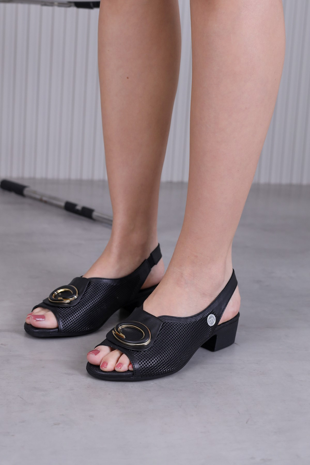 m2805 model mammamia marka 3 cm topuklu yeni sezon orjinal deri sandalet SIYAH