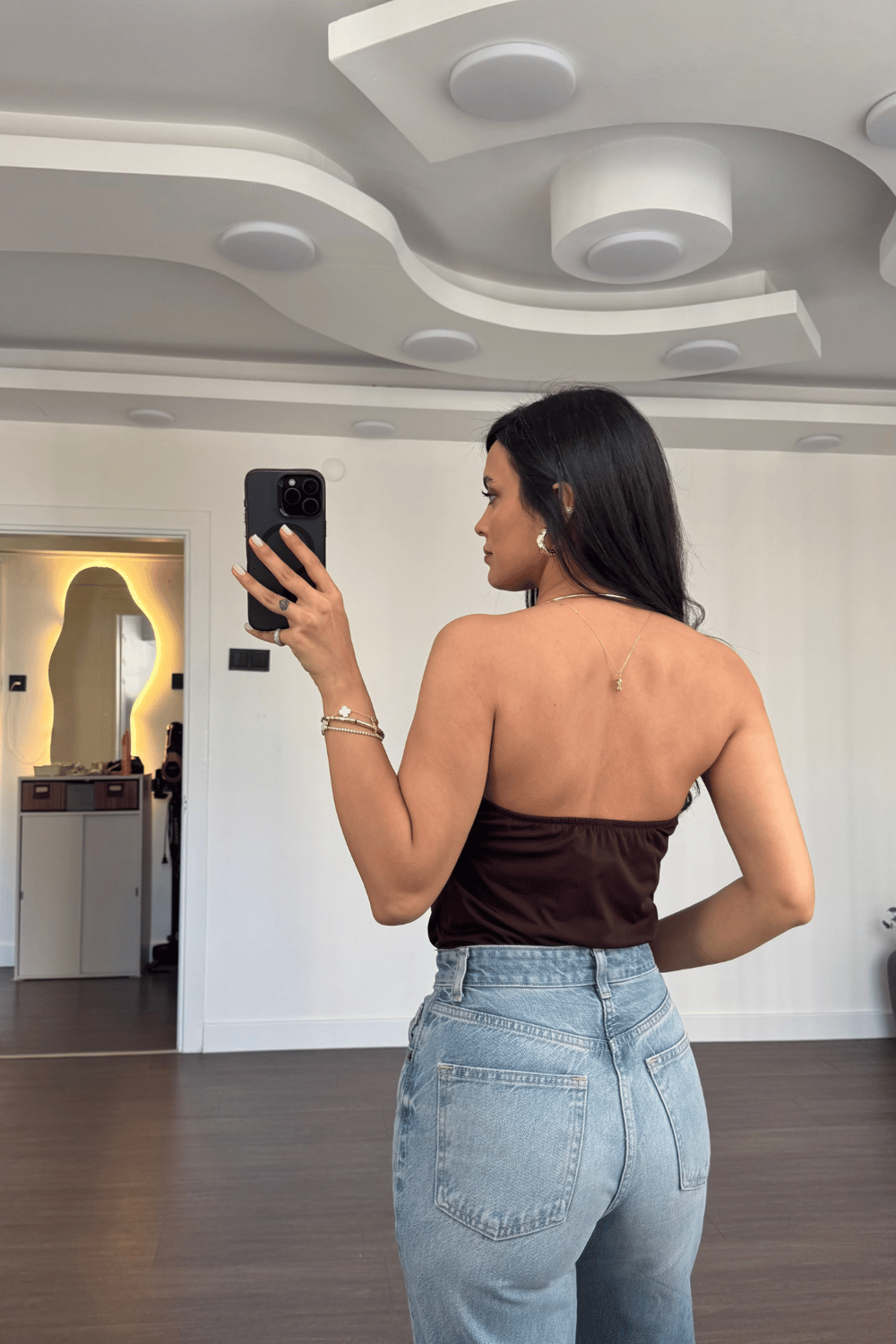 Boyundan Aksesuarlı Degaje Yaka Bluz-Kahve