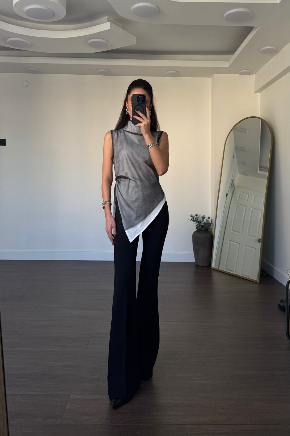 Çift Katmanlı Dik Yaka Asimetrik Bluz-Siyah Beyaz