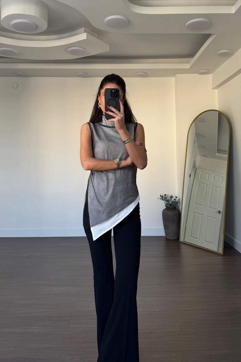 Çift Katmanlı Dik Yaka Asimetrik Bluz-Siyah Beyaz