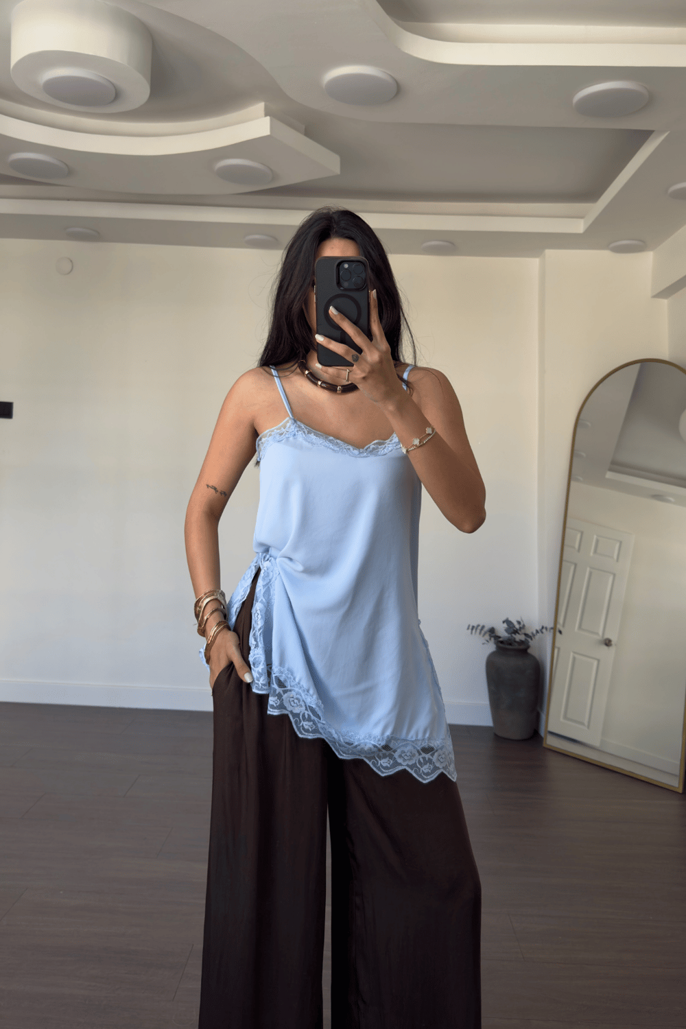 Dantel Detaylı İp Askılı Bluz-Mavi