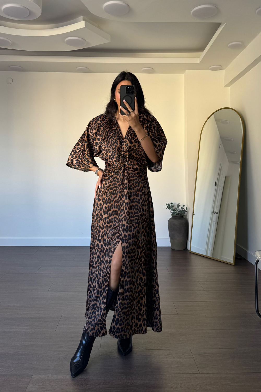 Düğüm Detaylı Yırtmaçlı Elbise-Leopar