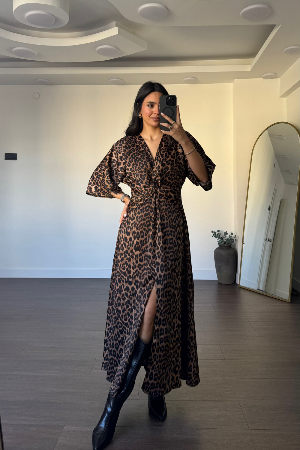 Düğüm Detaylı Yırtmaçlı Elbise-Leopar