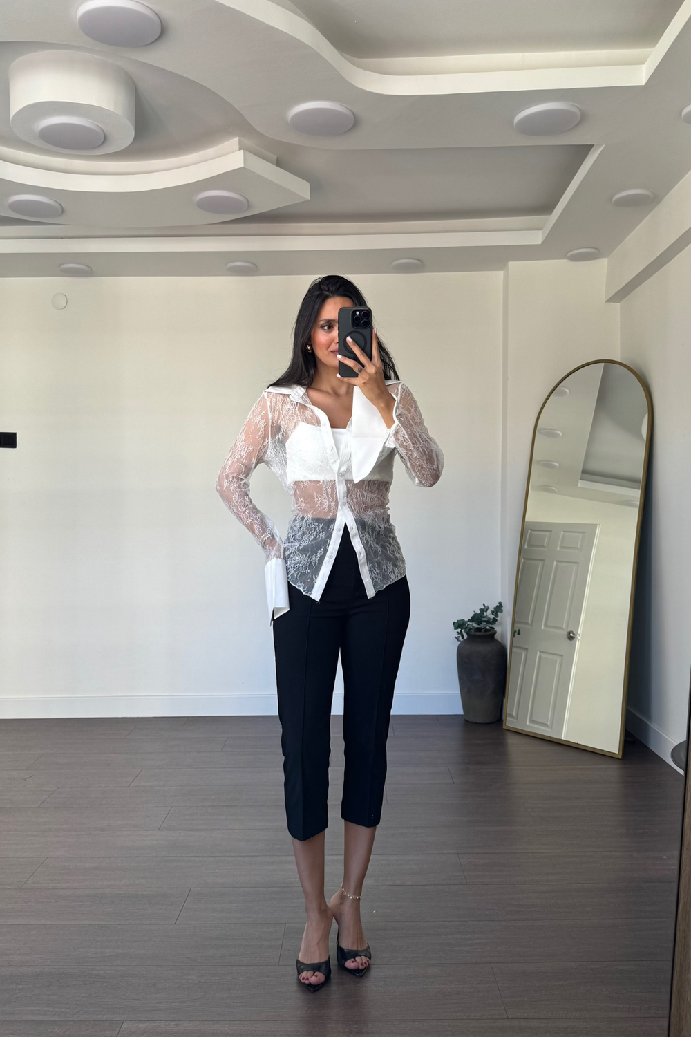 Fit Kalıp Dantelli Gömlek-Beyaz