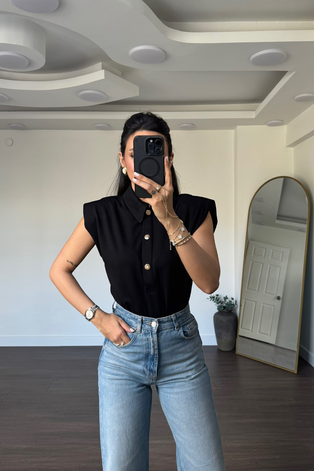 Gold Düğmeli Vatkalı Bodysuit-Siyah