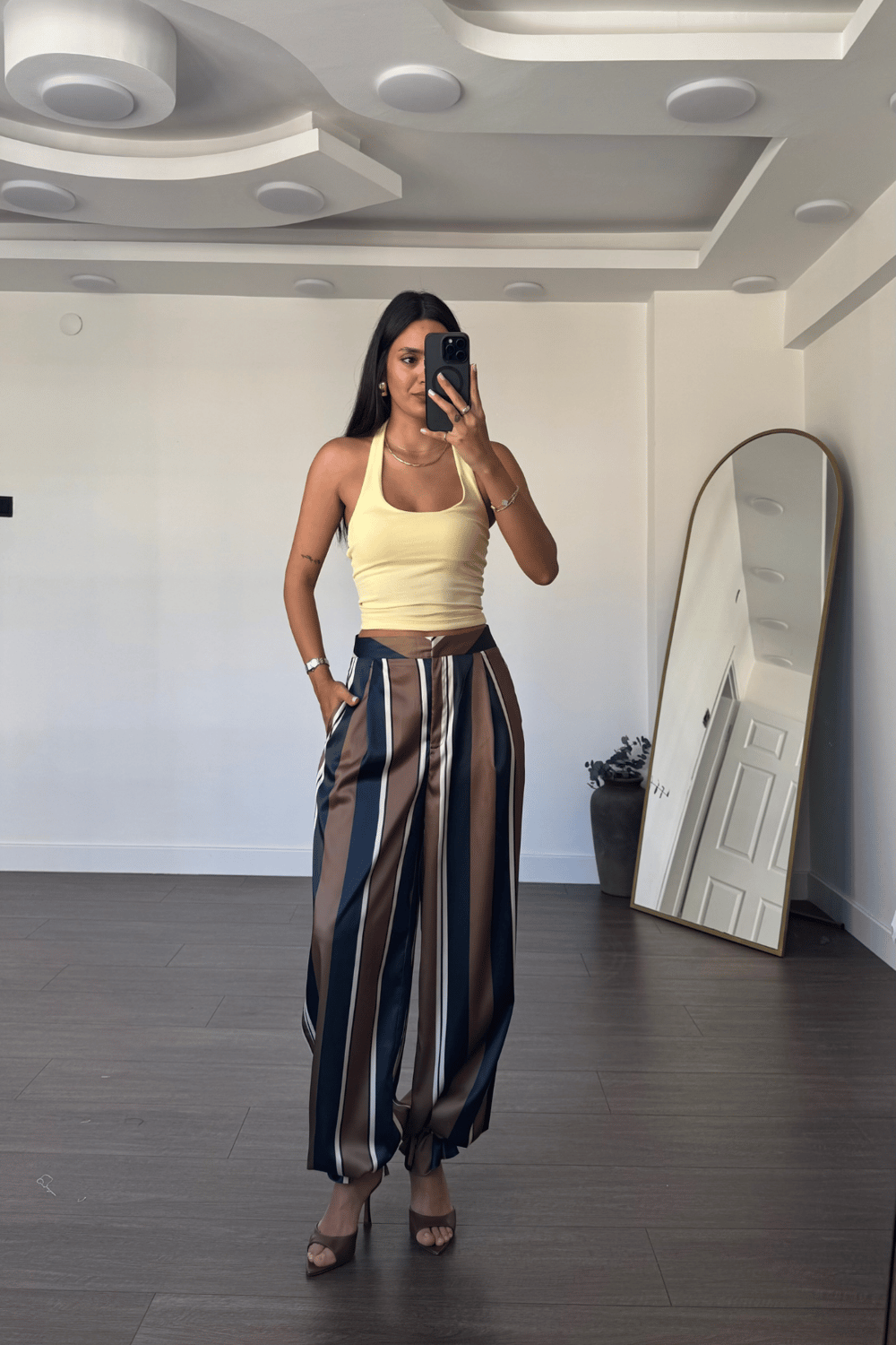 Halter Yaka Sırt Dekolteli Atlet-Sarı