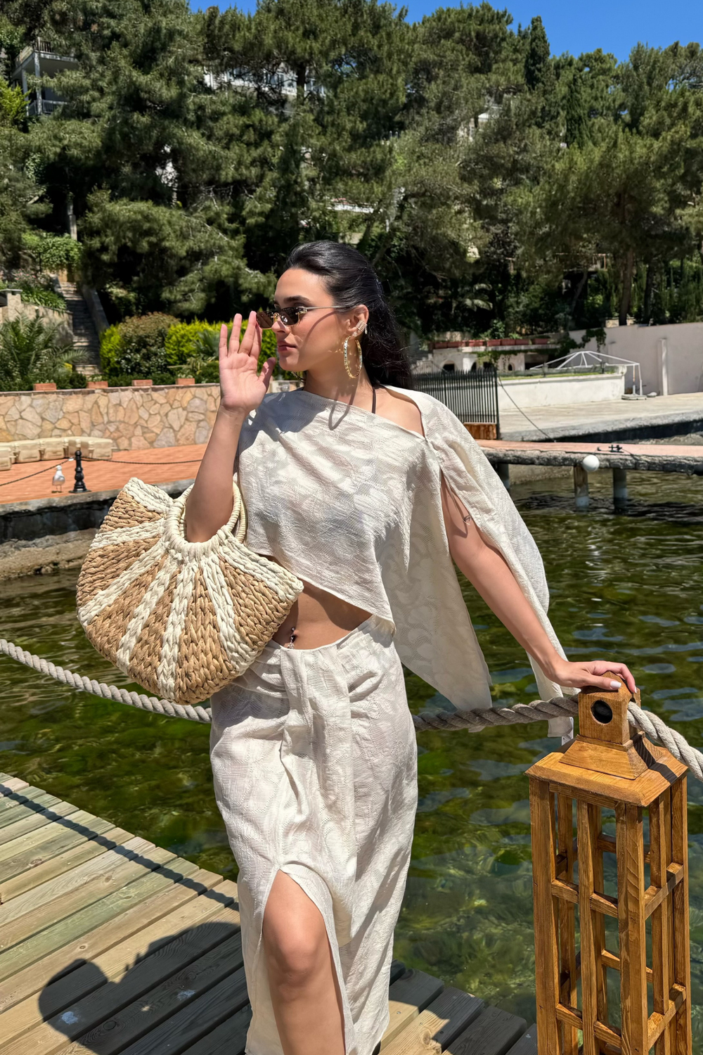 İşlemeli Pelerin Bluz Etek Beachwear Takım-Bej