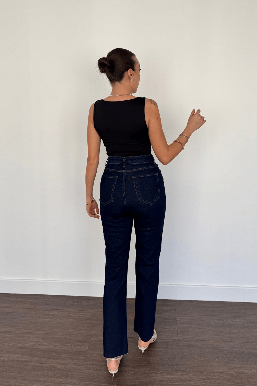 Kesik Paça Boyfit Jean-Koyu Mavi