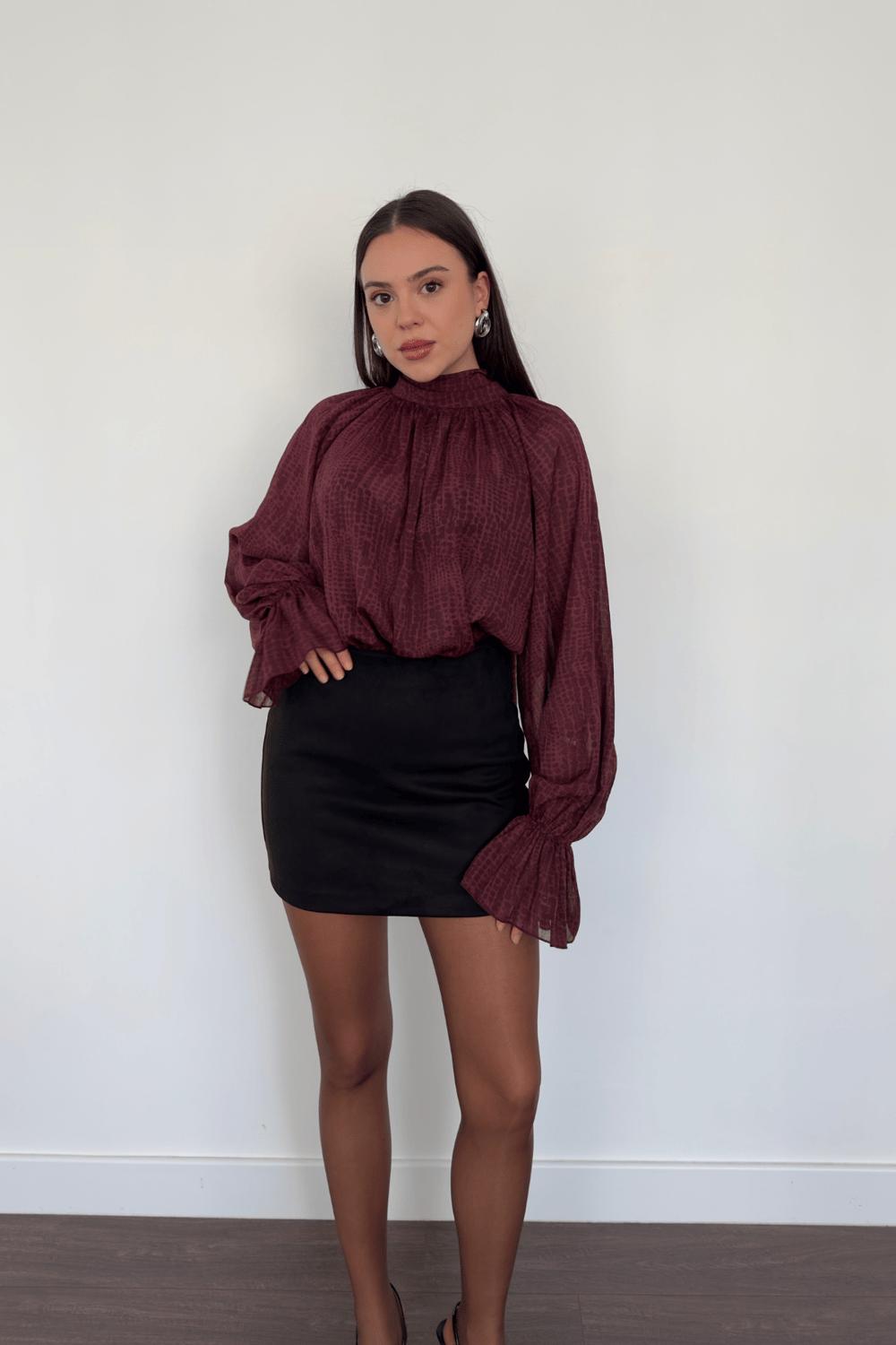 Kolları Fırfır Detaylı Transparan Bluz-Bordo
