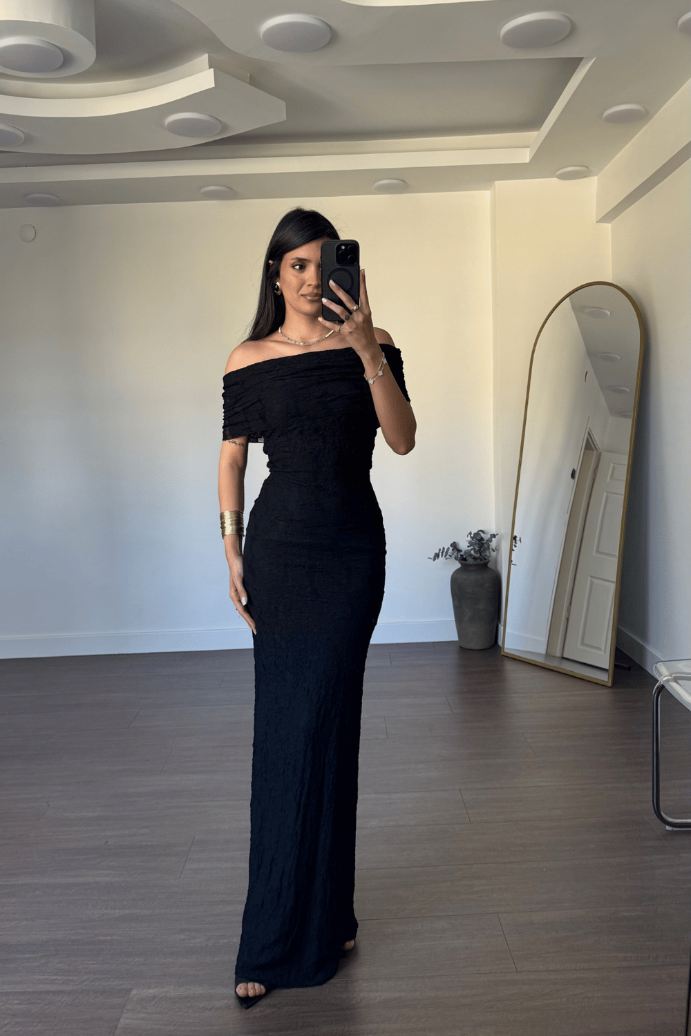 Madonna Yaka Dantel Maxi Elbise-Siyah