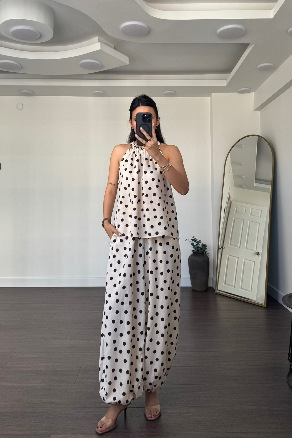 Puantiyeli Halter Yaka Bluz Şalvar Pantolon Takım-Bej