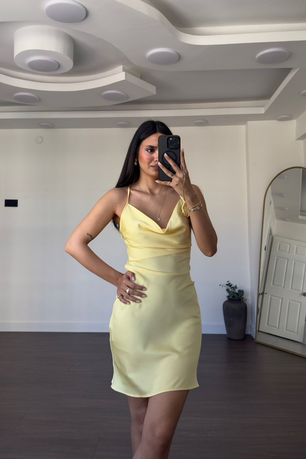 Sırt Dekolteli Saten Elbise-Sarı