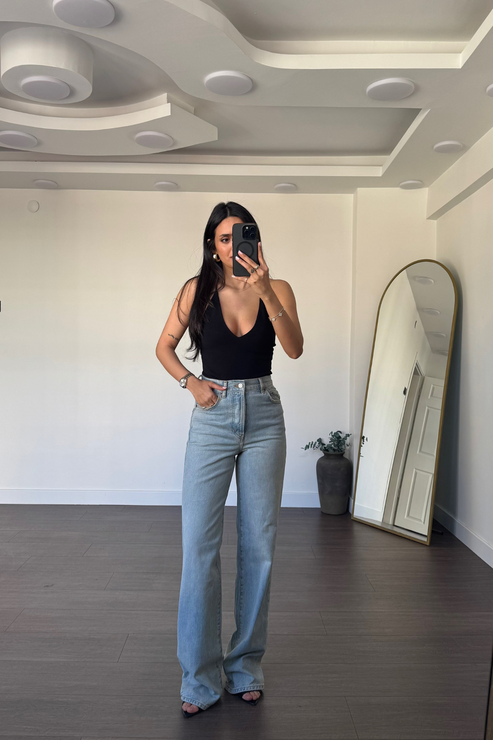 Sırtı Çarpraz Askılı Bodysuit-Siyah