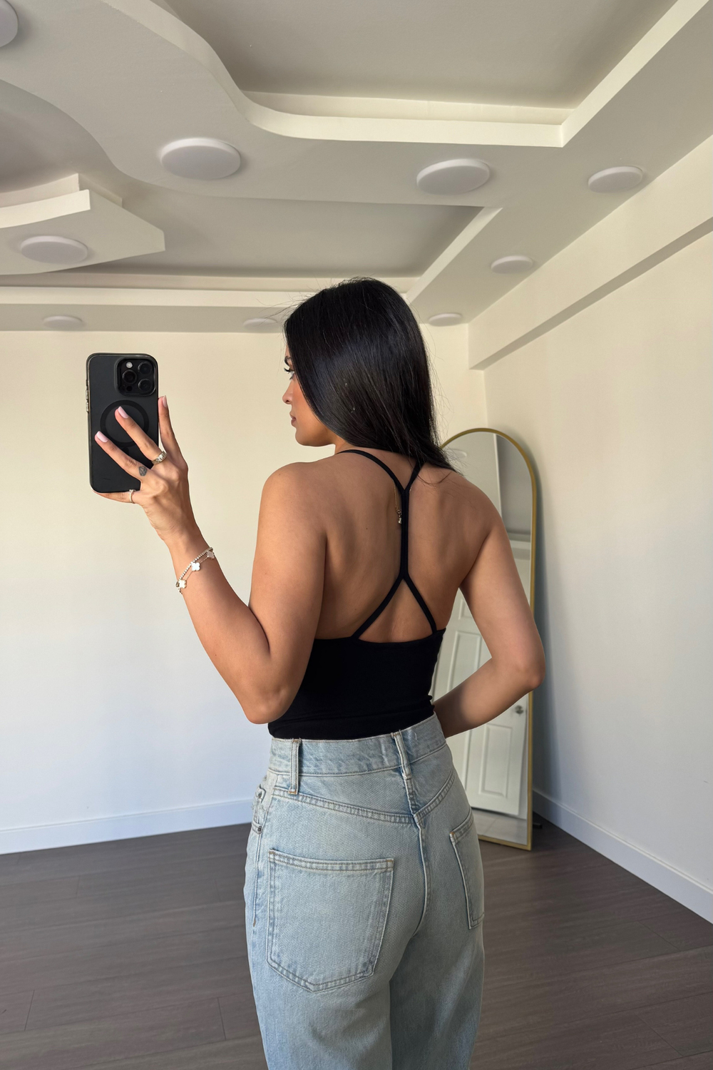 Sırtı Çarpraz Askılı Bodysuit-Siyah