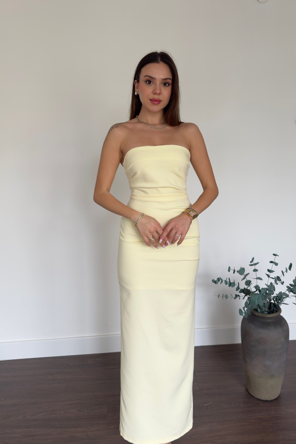 Straplez Sarı Yırtmaçlı Elbise