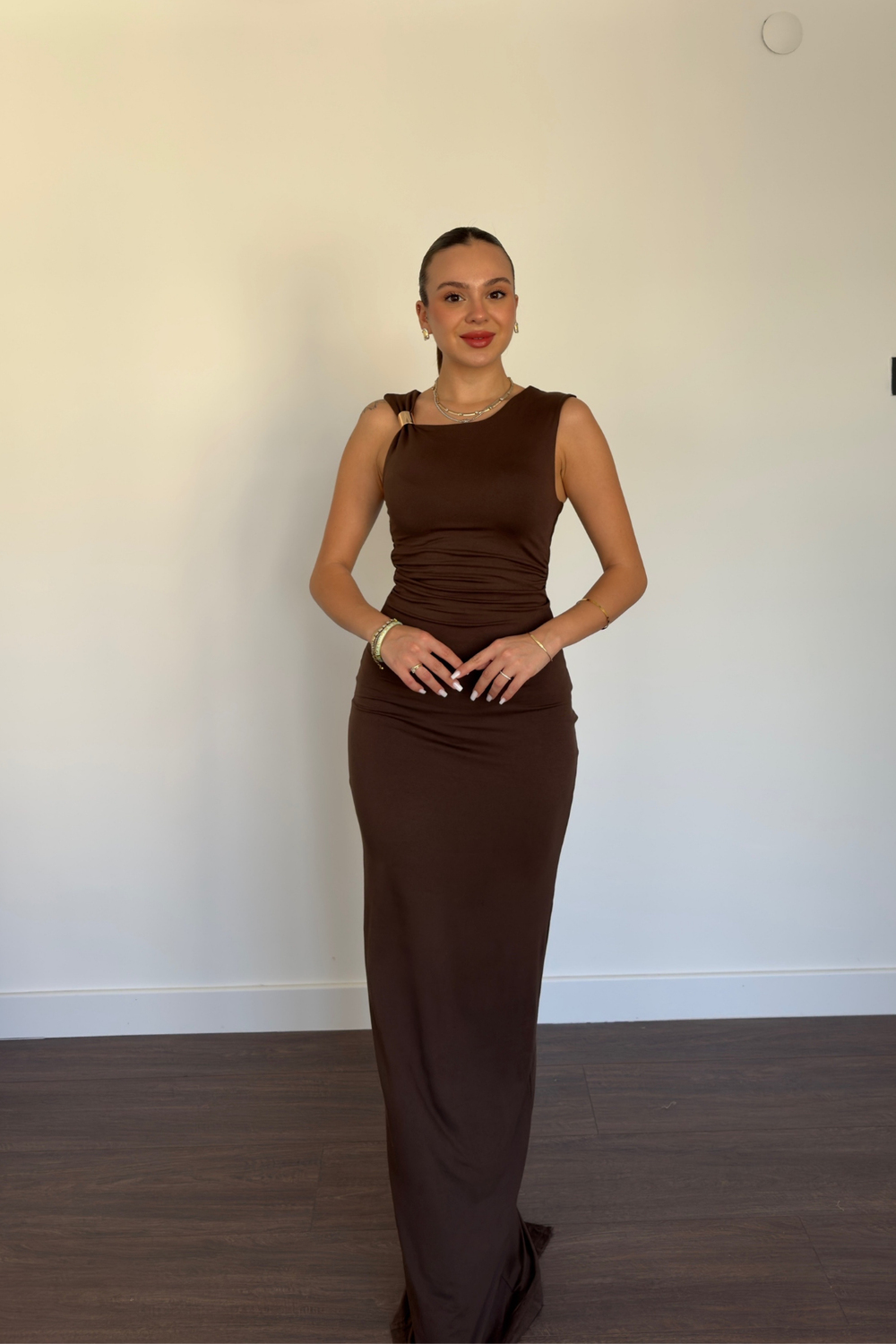 Toka Detaylı Yırtmaçlı Elbise-Kahve