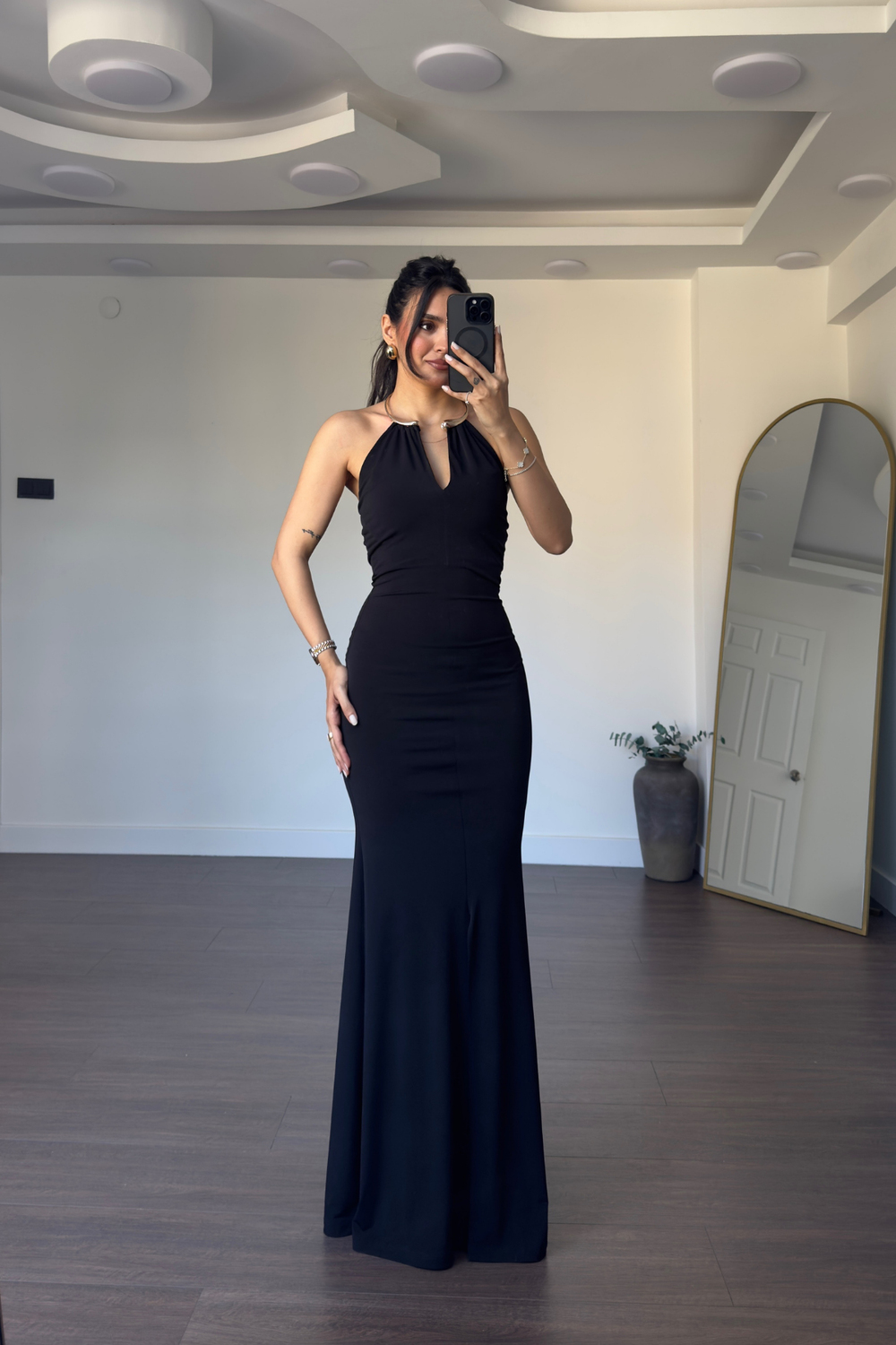 Tokalı Yaka Elbise-Siyah