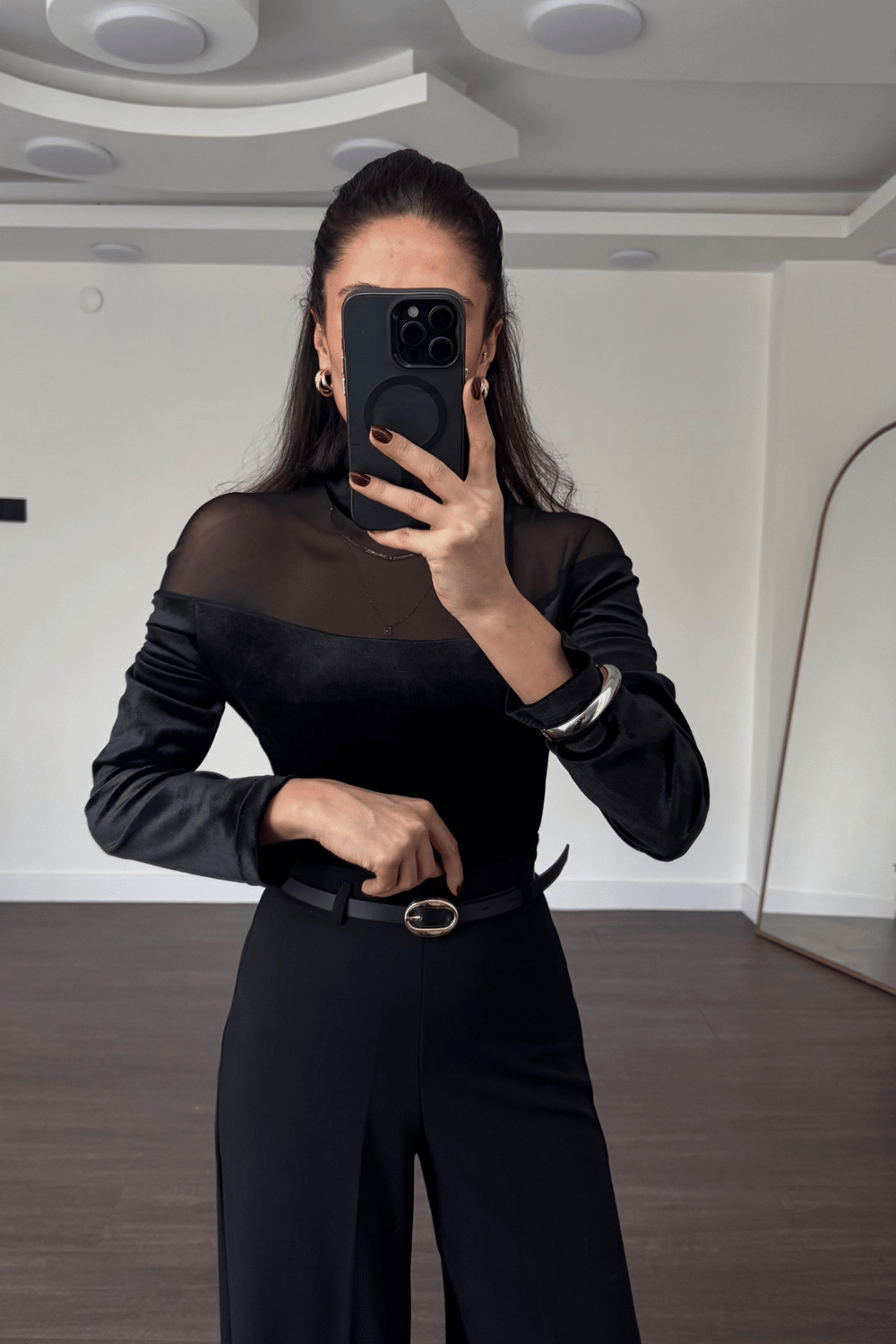 Tül Detaylı Kadife Bodysuit-Siyah