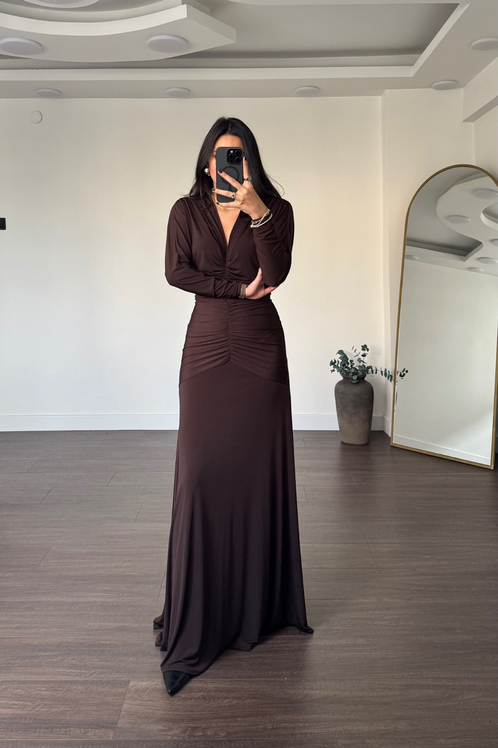 V Yaka Drape Detay Elbise-Kahve