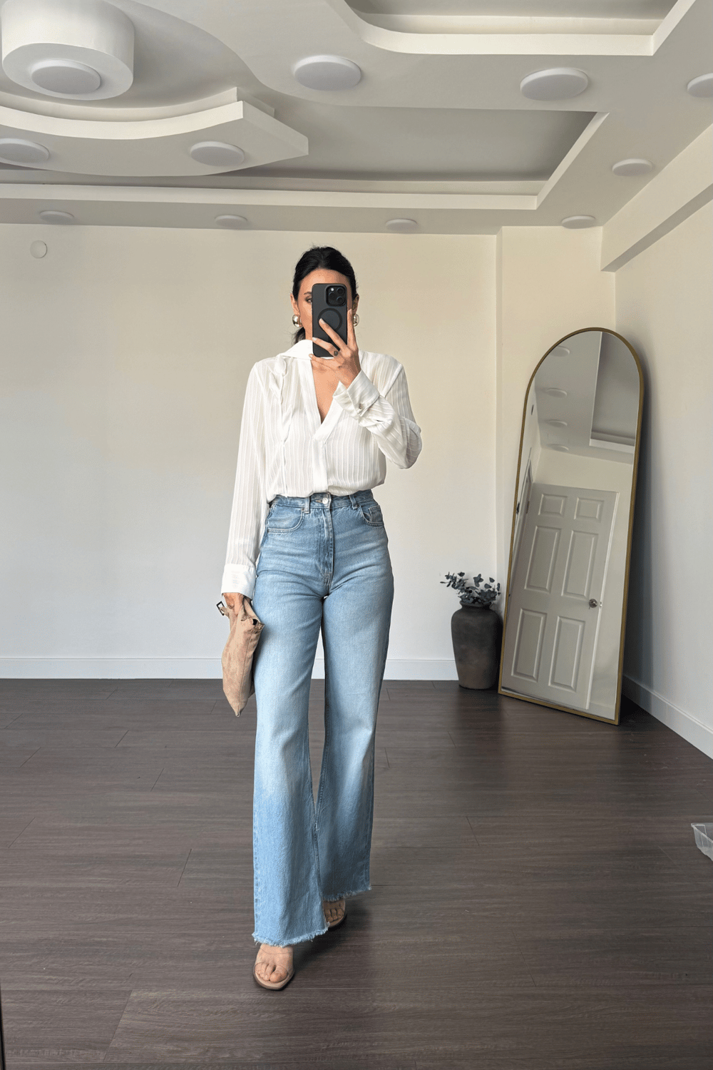 V Yaka Fular Detaylı Bluz-Ekru