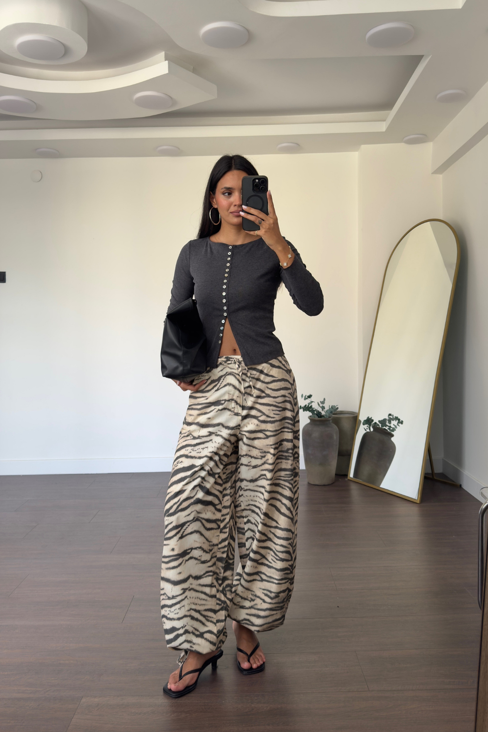 Zebra Desenli Bağcıklı Pantolon-Bej