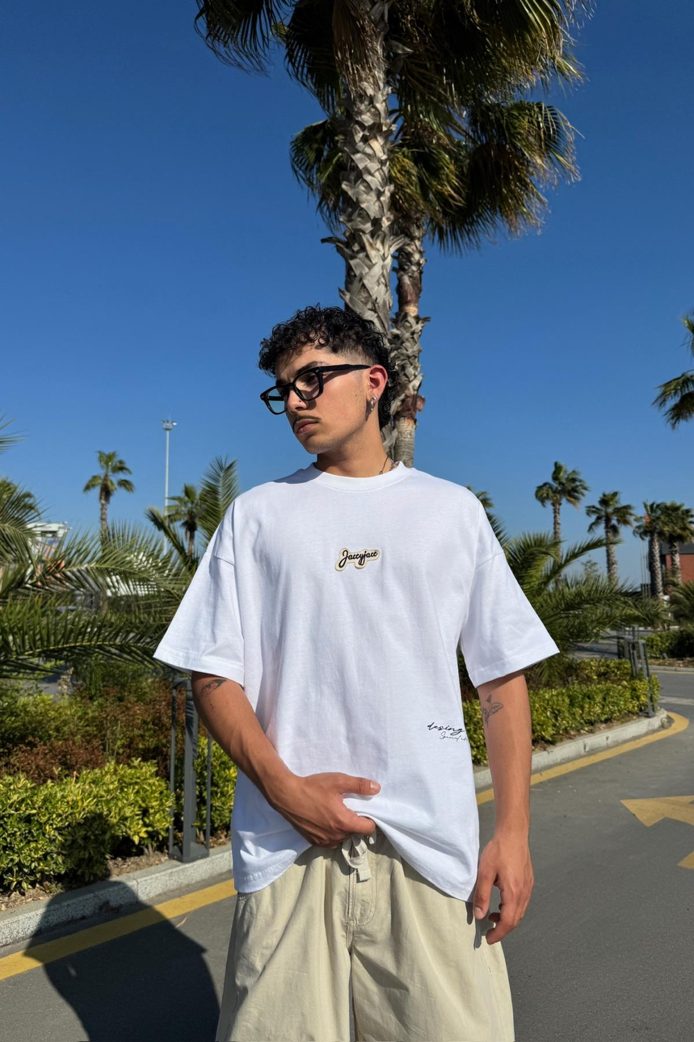 Patch Detay Beyaz Oversize Tshirt JC01