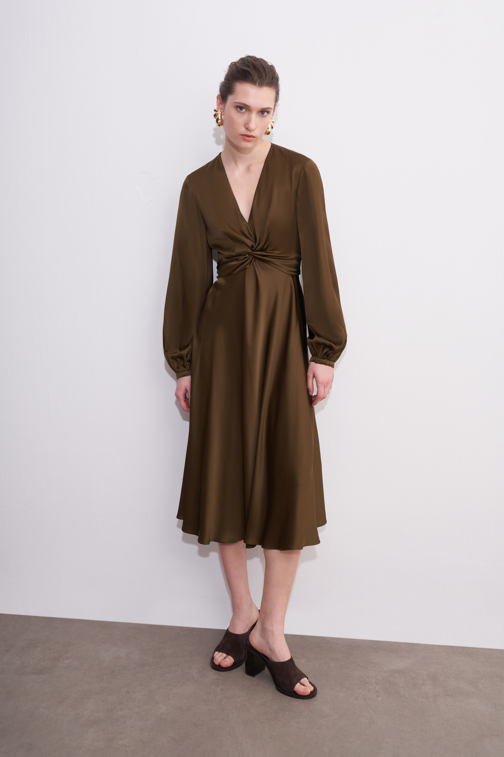 DRESS