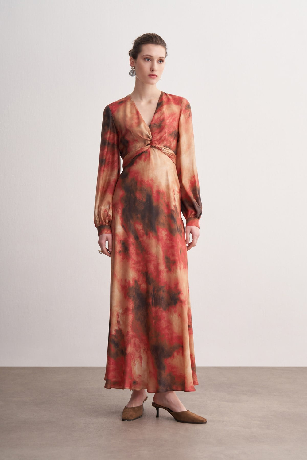 DRESS