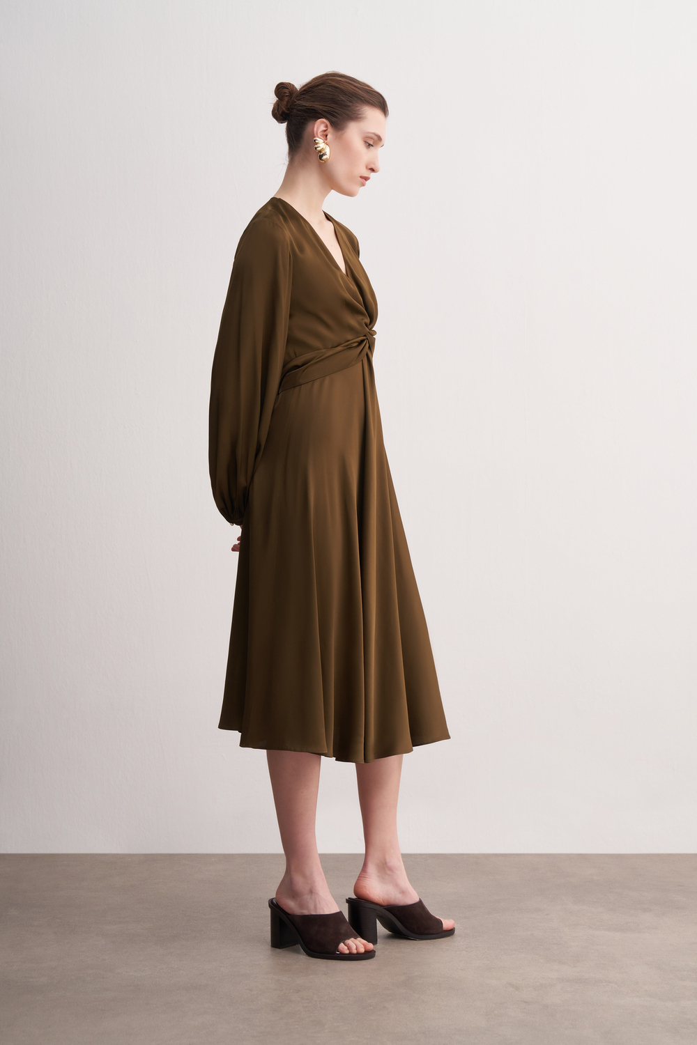 DRESS