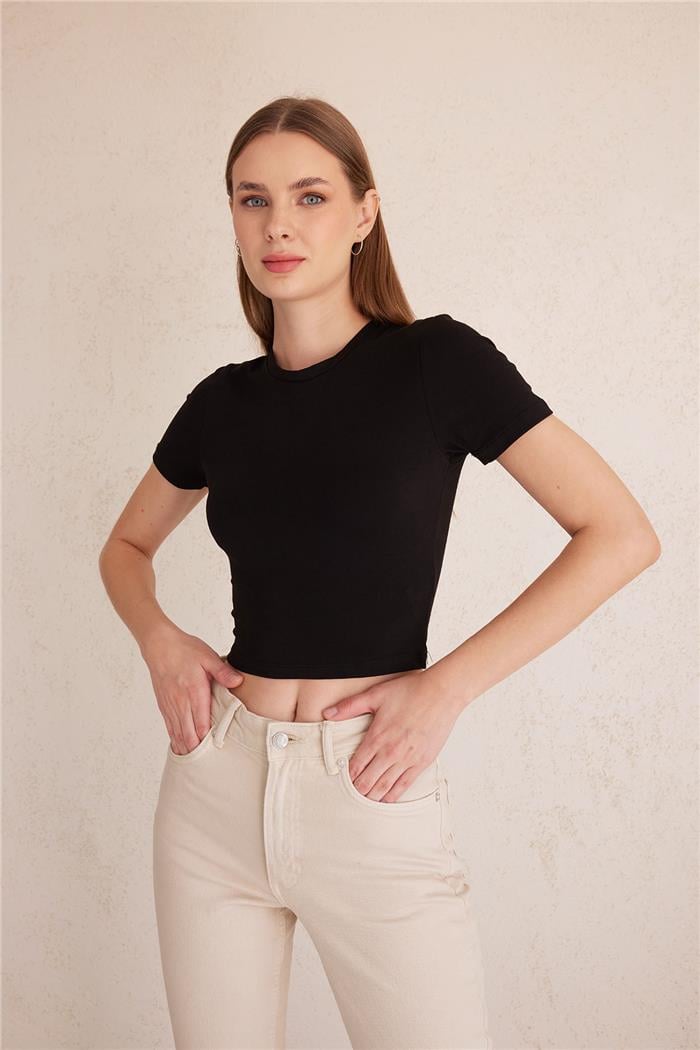 Avrile Kadın Bisiklet Yaka Crop T-Shirt SİYAH MA23-1020