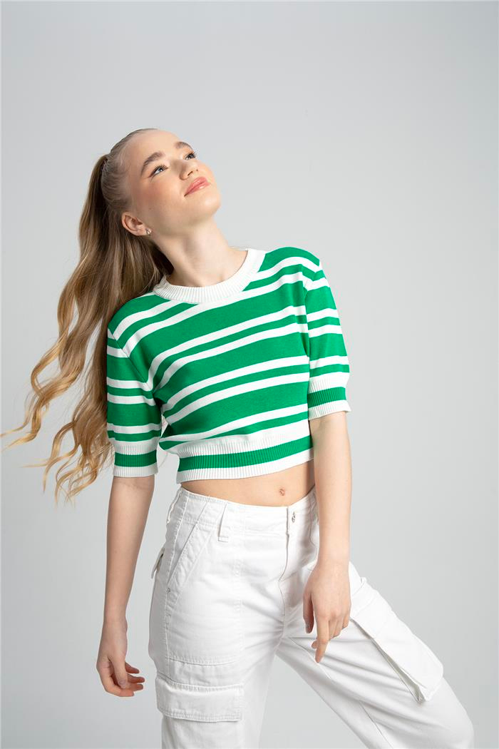Avrile Kadın ÇİZGİLİ CROP TRİKO KAZAK EKRU-BENETTON A92268-S