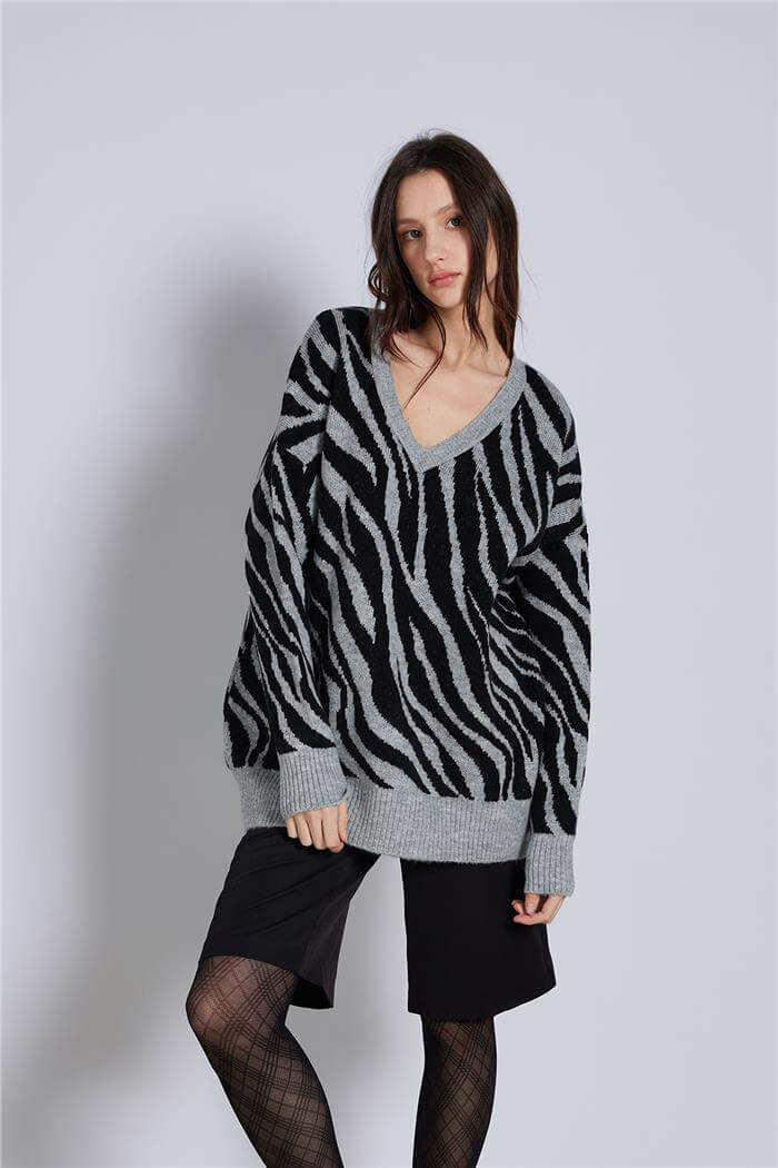Avrile  Zebra Desen V Yaka Triko Kazak GRİ-SİYAH A92611-S