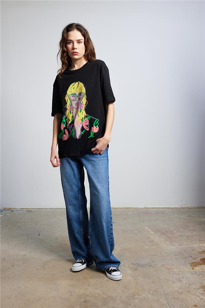 Nisan Kadın KIZ BASKILI T-SHIRT SİYAH N24-1801