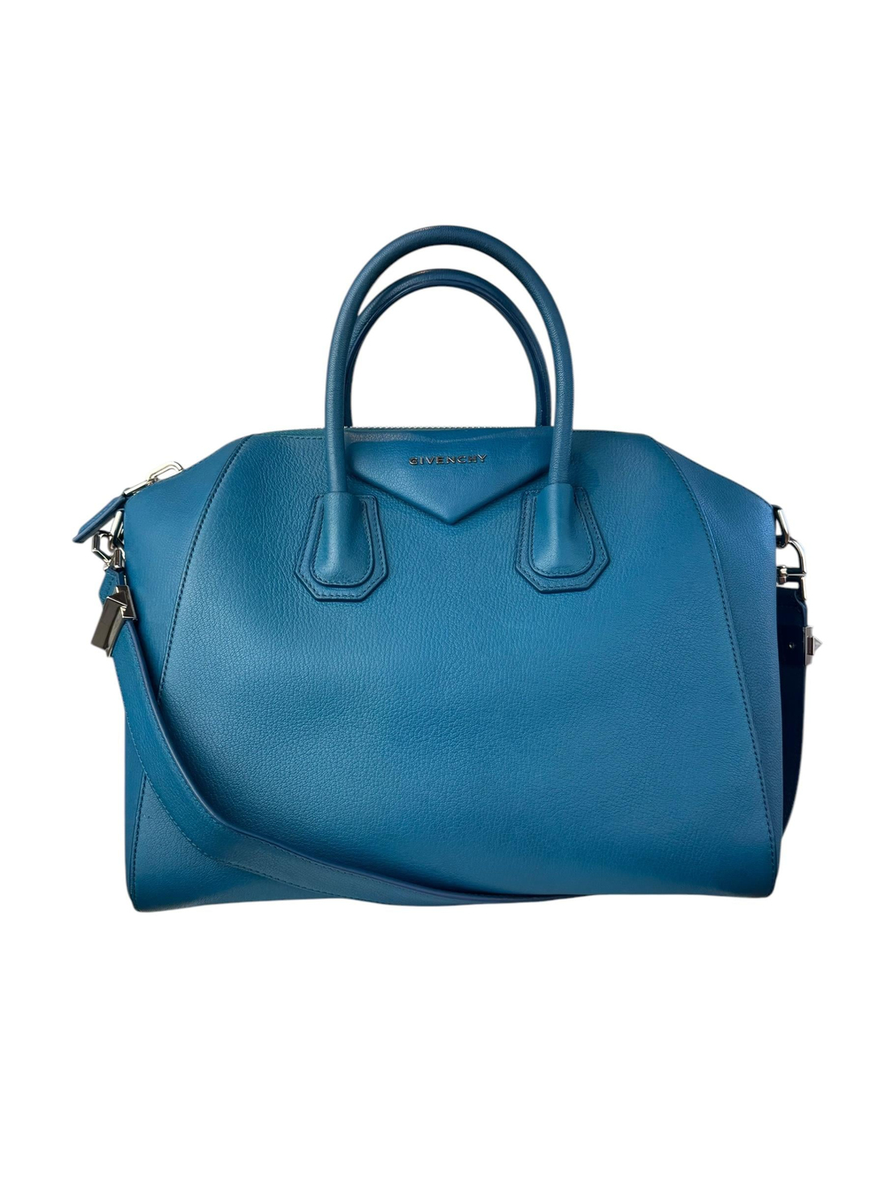 GIVENCHY MEDIUM ANTIGONA BAG