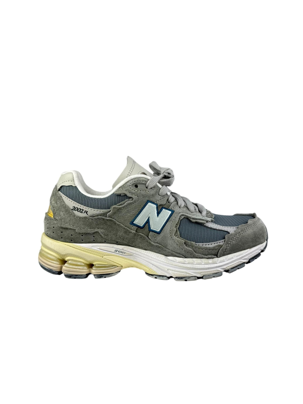 NEW BALANCE 2002R GRAY SNEAKERS 