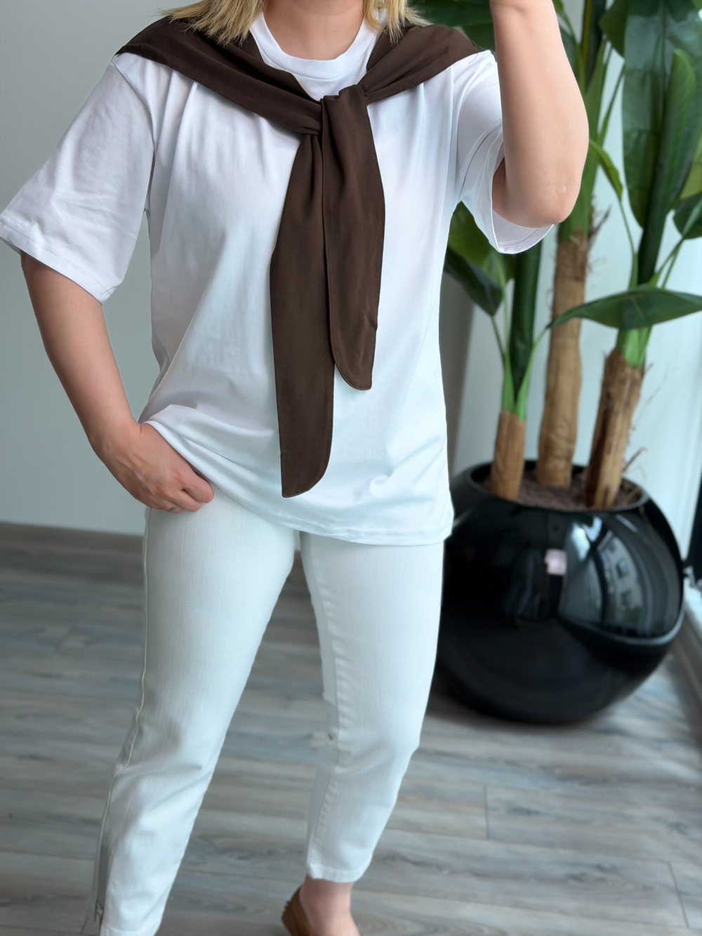 Atkı Detaylı Tshirt KAHVE
