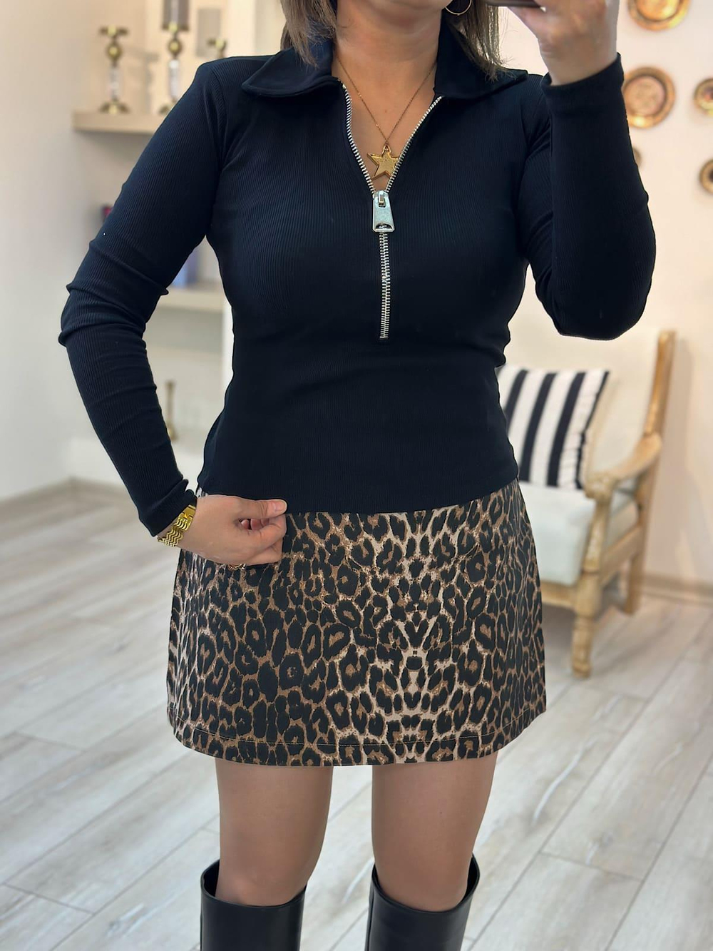 Bebe Yaka Omuzu Vatkalı Fermuar Detaylı Bluz SİYAH