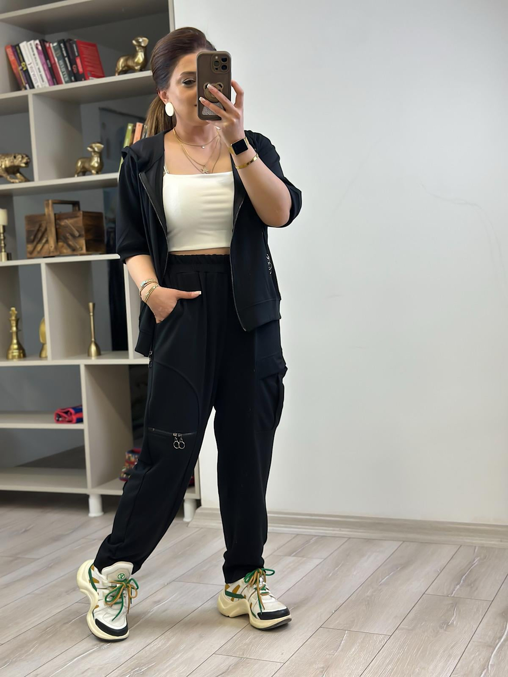 Cepleri Fermuar Detaylı Kapşonlu Tshirt SİYAH