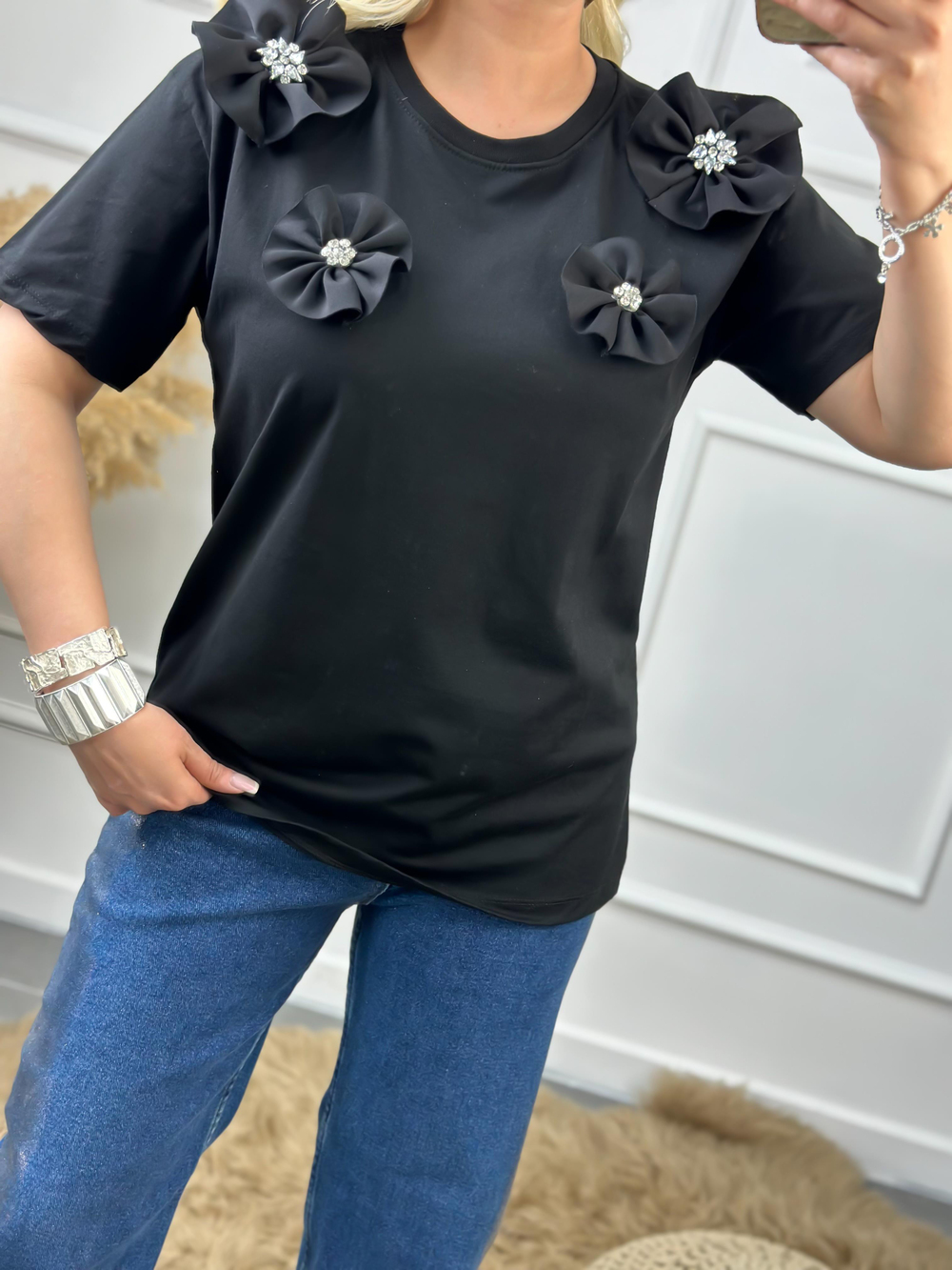 Çiçekli Taşlı Tshirt SİYAH