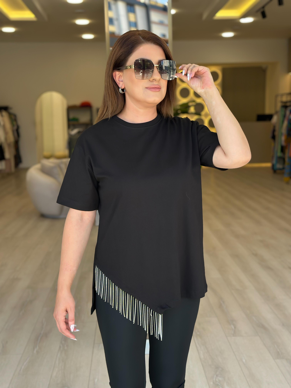 Eteği Taşlı Asimetrik Tshirt SİYAH