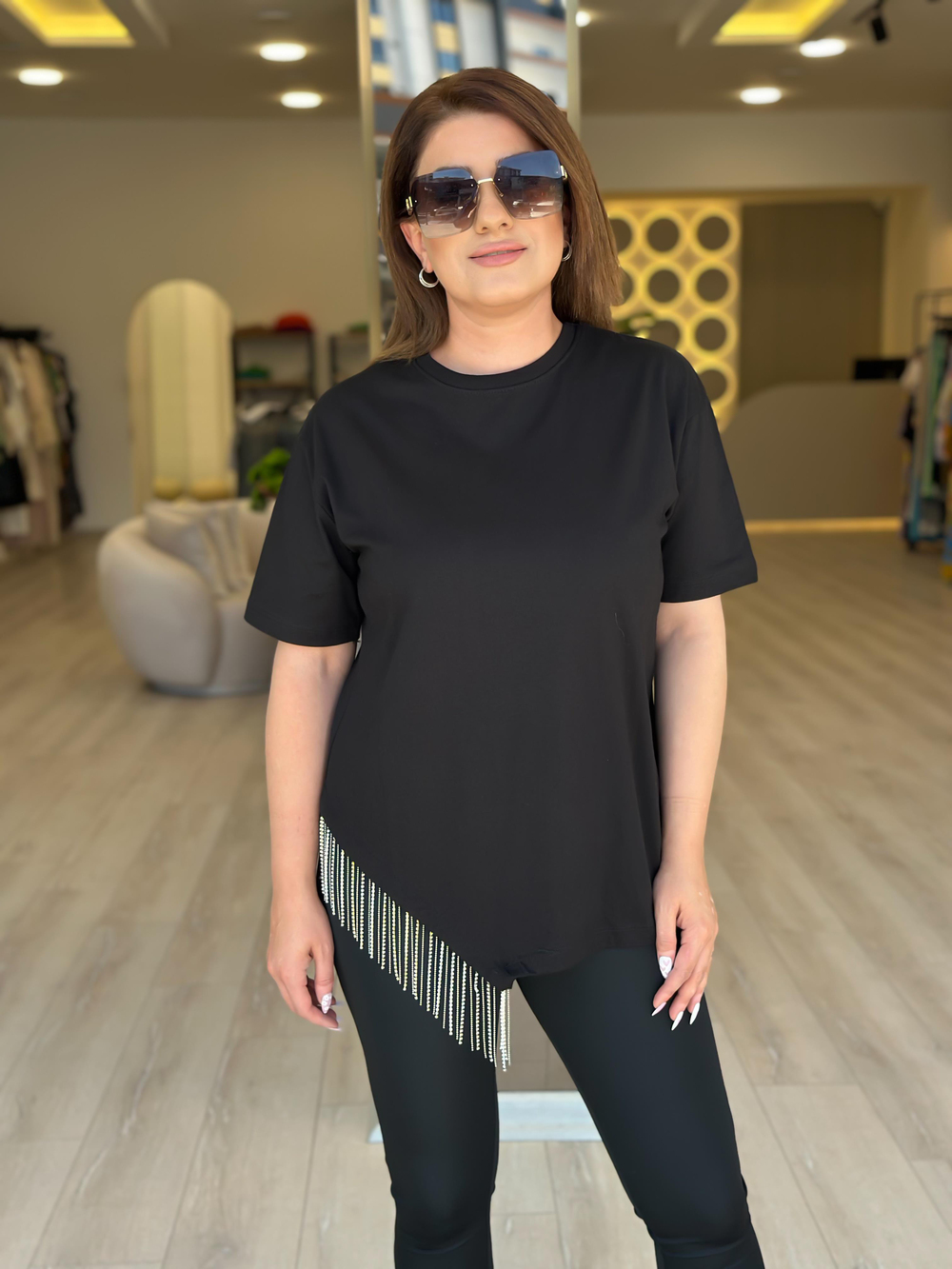 Eteği Taşlı Asimetrik Tshirt SİYAH