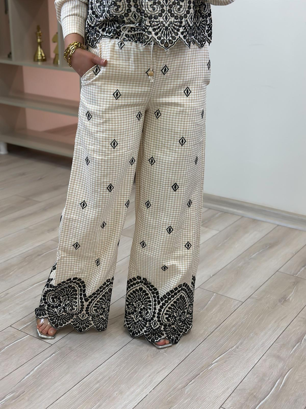 Etnik Desen Nakışlı Pantolon TAŞ