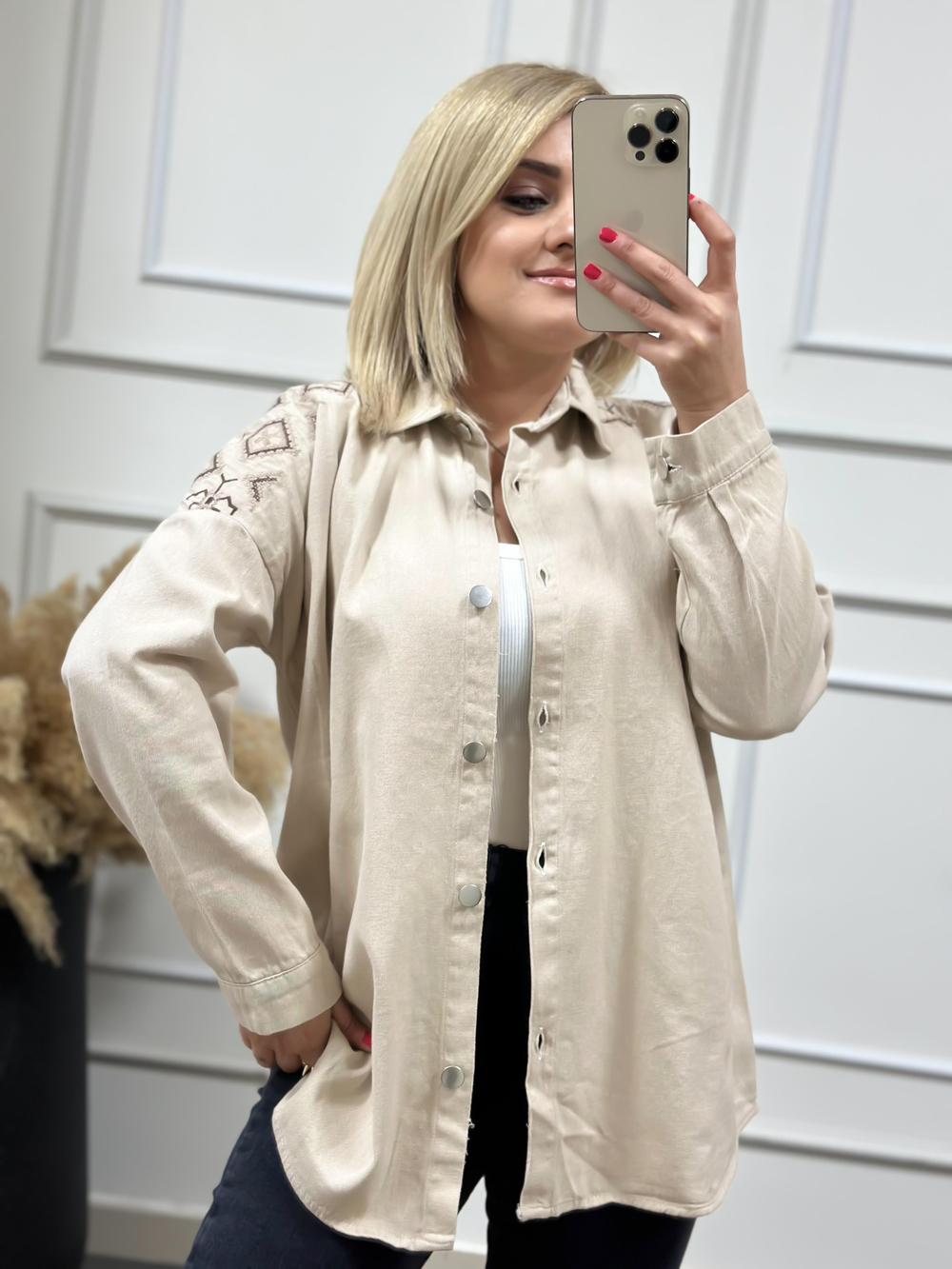 Gabardin Yıkamalı Omuz Nakış Detaylı Gömlek BEJ