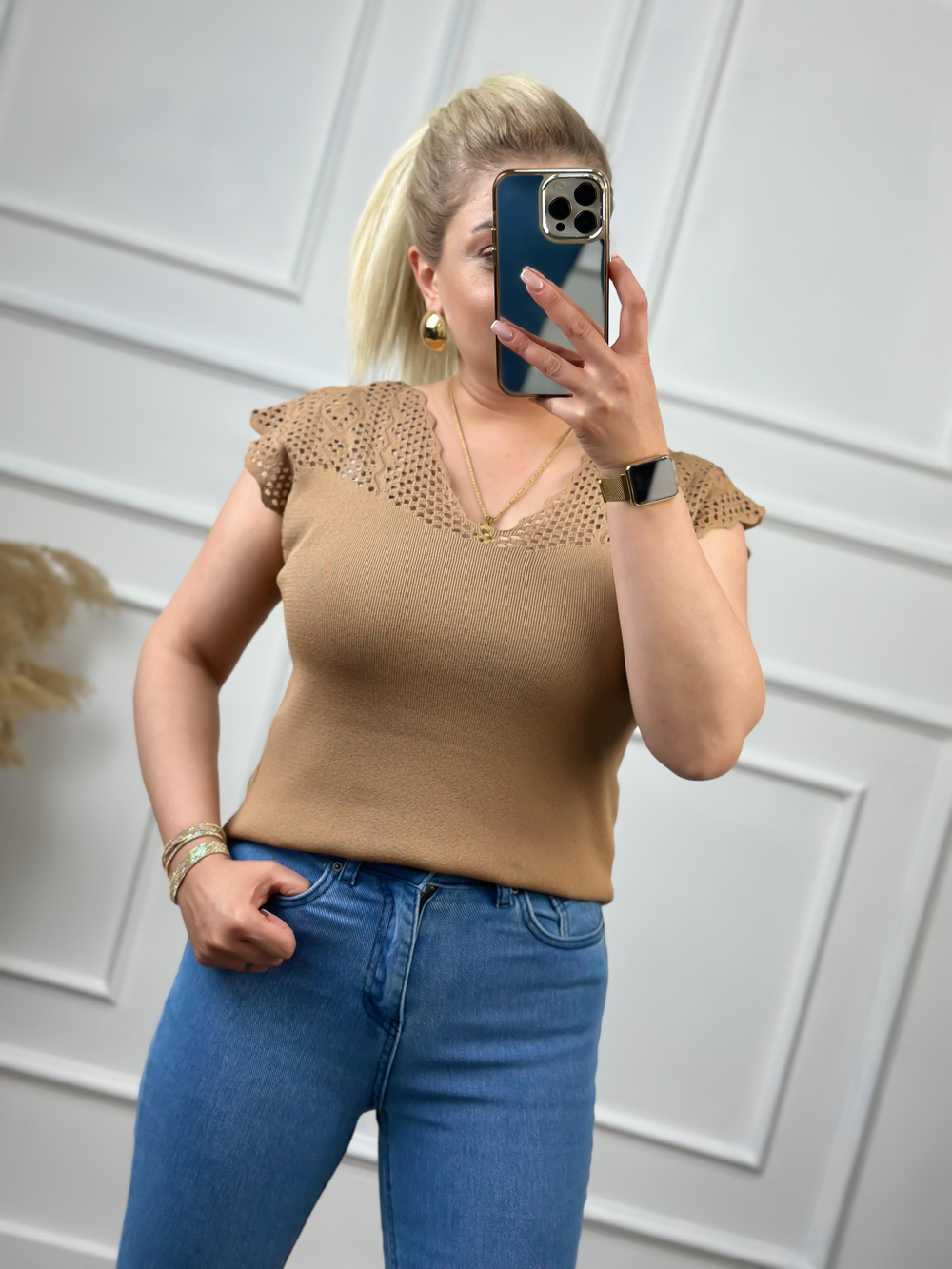 Gögüs Üstü Ajurlu Bluz CAMEL