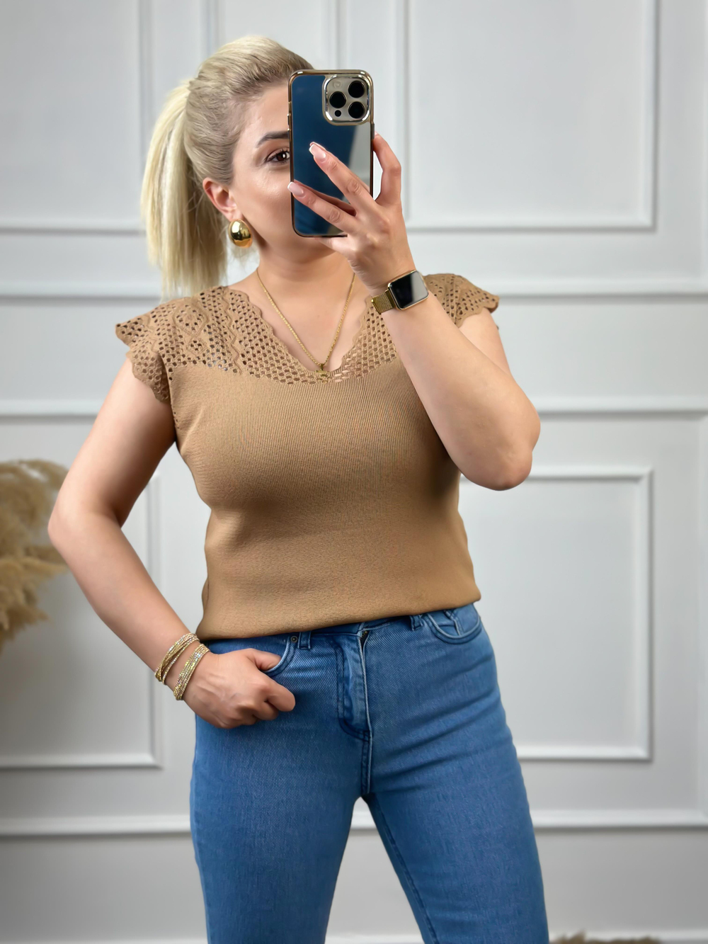 Gögüs Üstü Ajurlu Bluz CAMEL