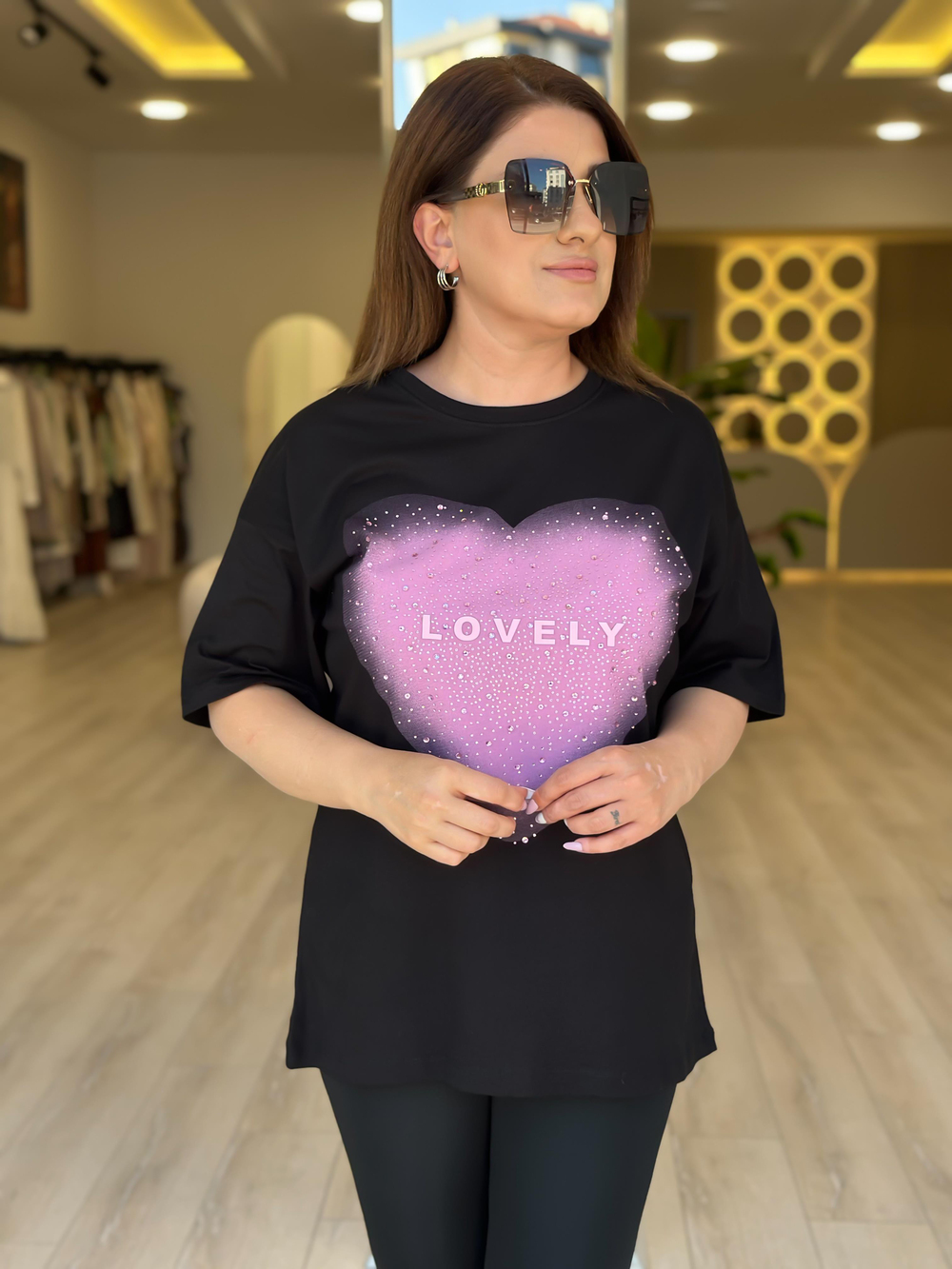 Kalp Detaylı Tshirt SİYAH