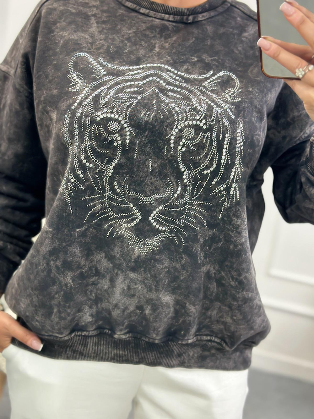 Kaplan Desen Taş İşleme Bisiklet Yaka Yıkama Kumaş Oversize Sweatshirt FÜME